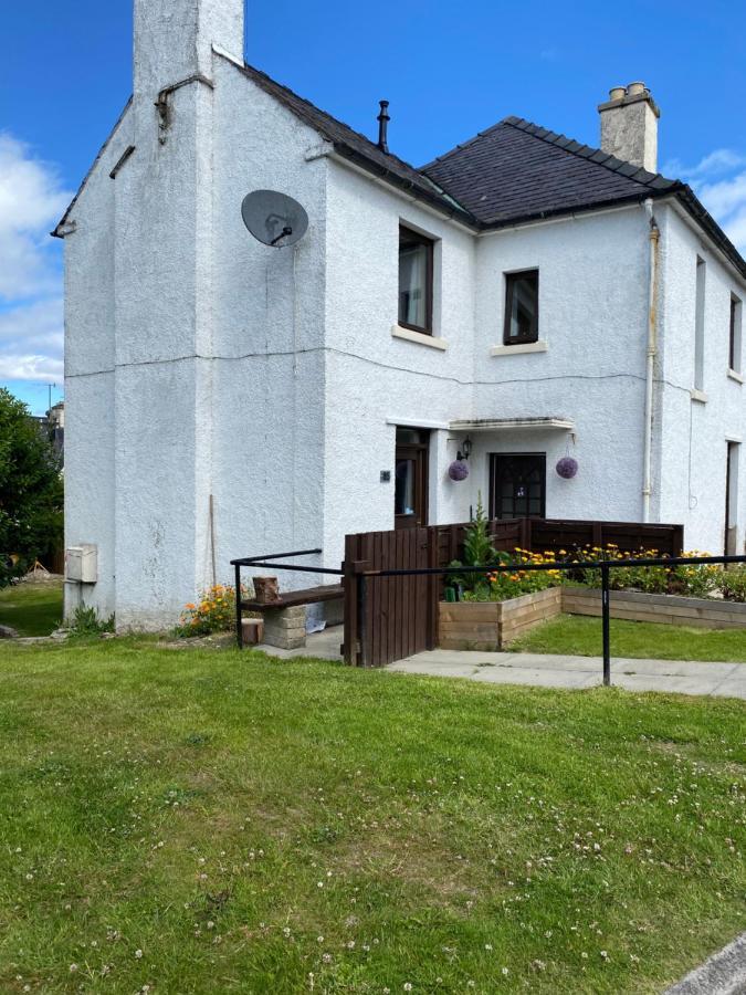 No 5 Newly Refurbished 4 Bedroom House Cononbridge Exterior photo