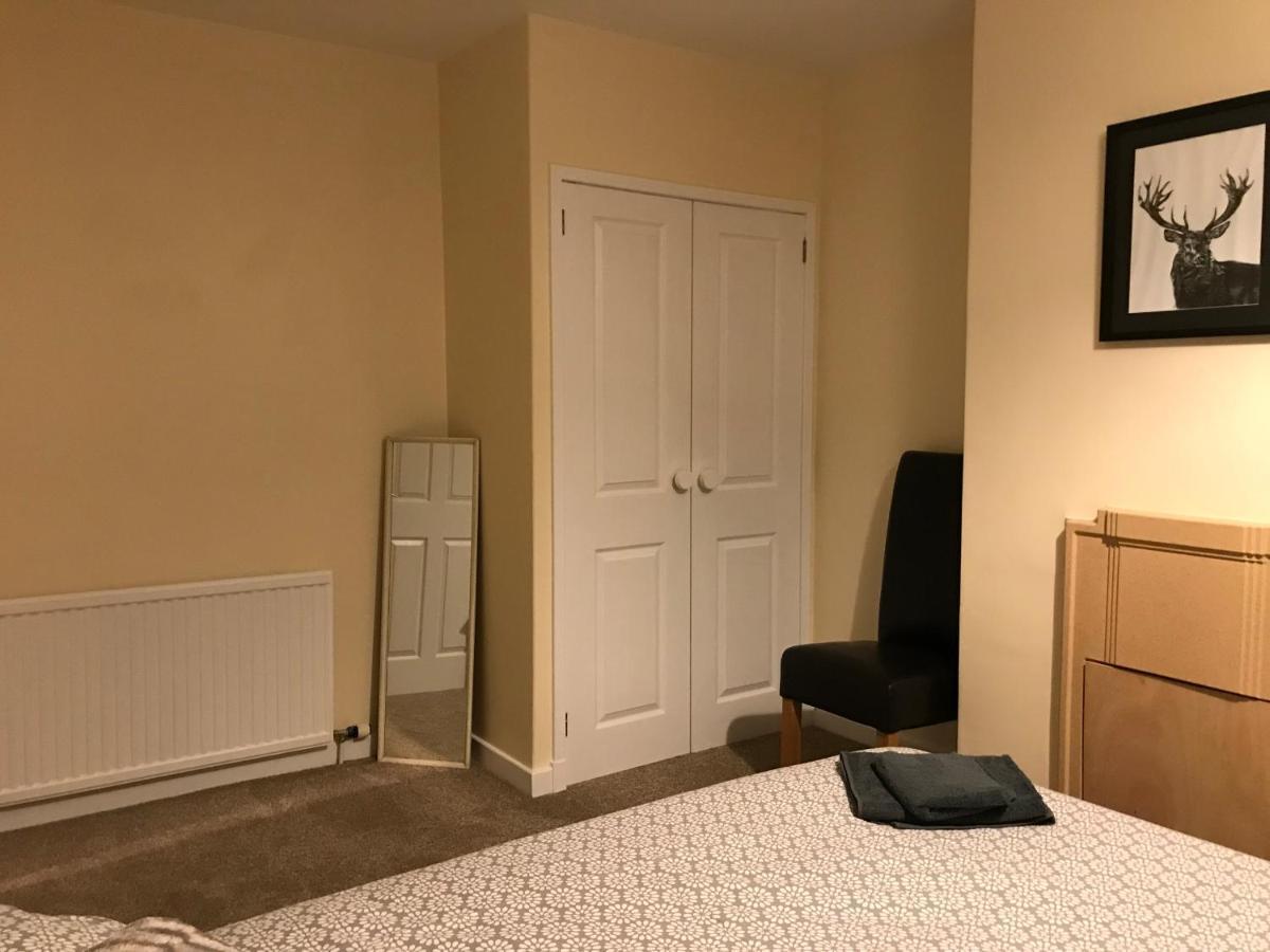 No 5 Newly Refurbished 4 Bedroom House Cononbridge Exterior photo