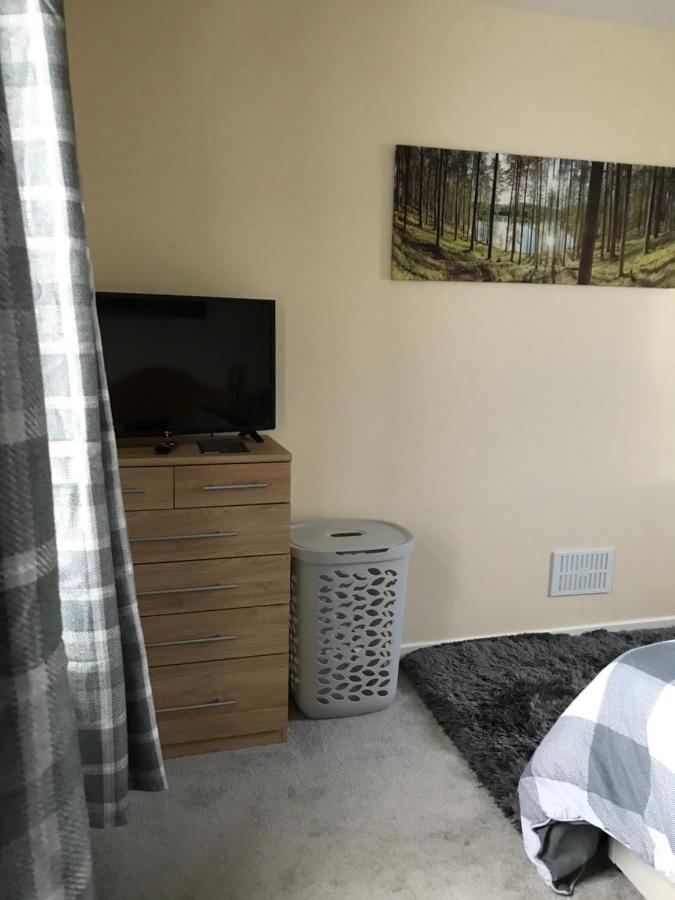 No 5 Newly Refurbished 4 Bedroom House Cononbridge Exterior photo